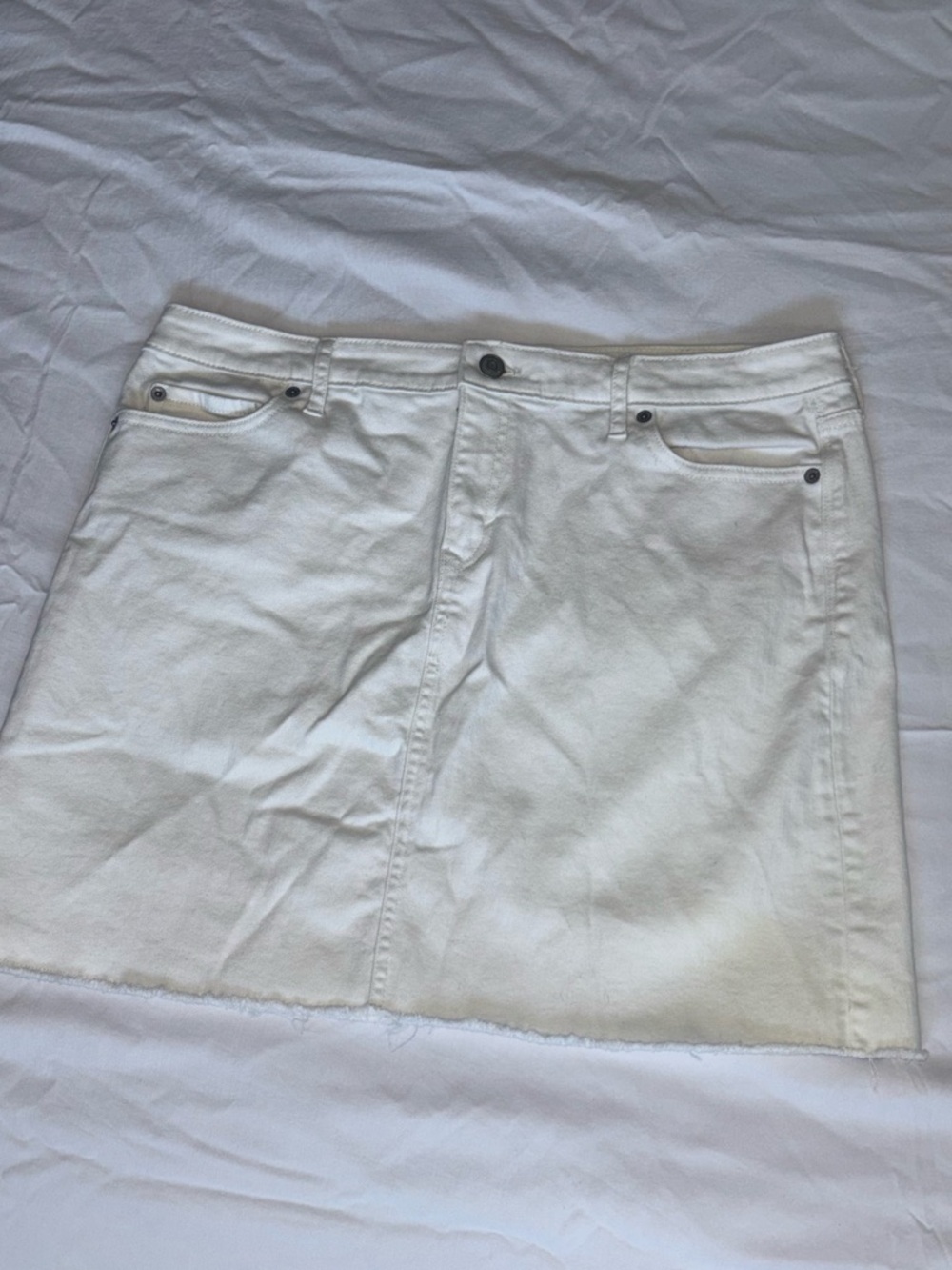 Vineyard Vines Denim white skirt